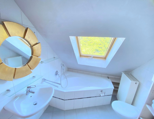 Helle frisch renovierte 4-Zimmer-Wohnung mit Aussicht - Volkach - Foto 1