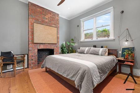 Style & Interior Precision - Photo 5