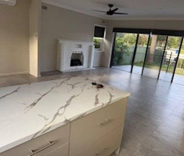 3 Bedroom Waterfront Home - Photo 2