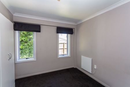 6 Bedroom Student Accommodation - Photo 2