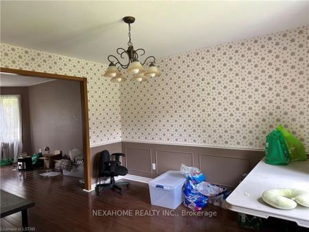 Property For Lease | X8381750 - Photo 3