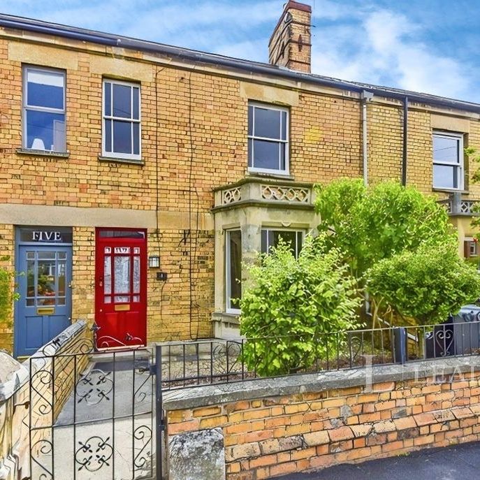 3 bedroom terraced house to rent - Photo 1