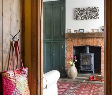 One Tree Hill Road, Guildford, GU4 - Photo 1