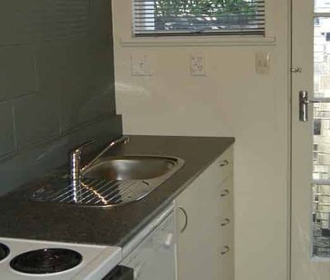 Two Bedroom Unit In Riccarton! - Photo 3