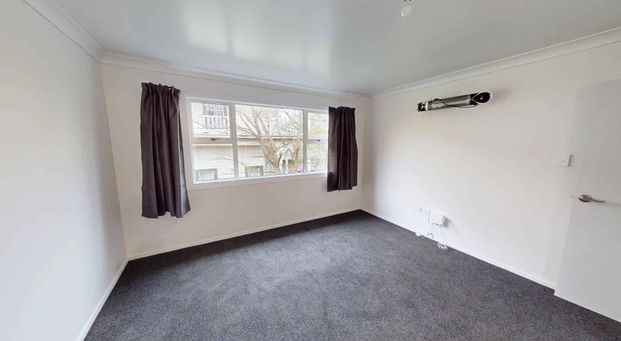 Roslyn - 3 Bedrooms - Photo 1