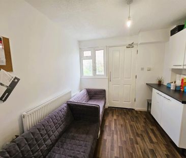 St. Agnells Lane, Hemel Hempstead, HP2 6EG, Hertfordshire - Photo 3