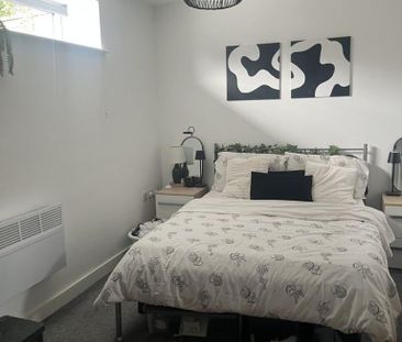 2 bedroom flat to rent - Photo 3