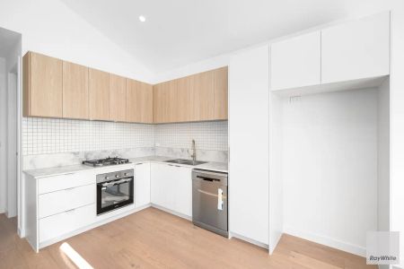 “Modern Townhouse” - Photo 2