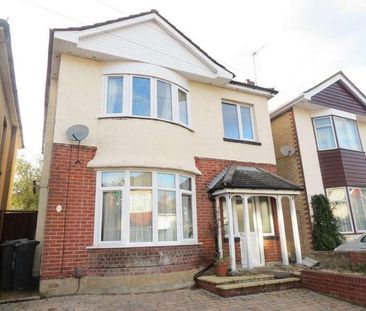 Bedroom Detached House In Winton, BH9 - Photo 4
