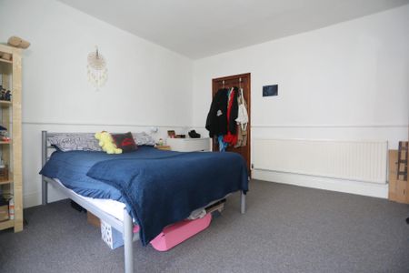 Eastleigh Road (4 bed) - Photo 4