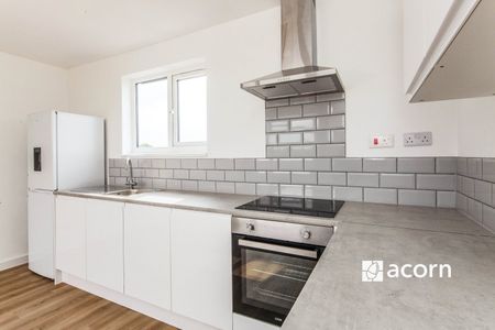 Flat to rent - Worsley Bridge Road, London, SE26 - Photo 3
