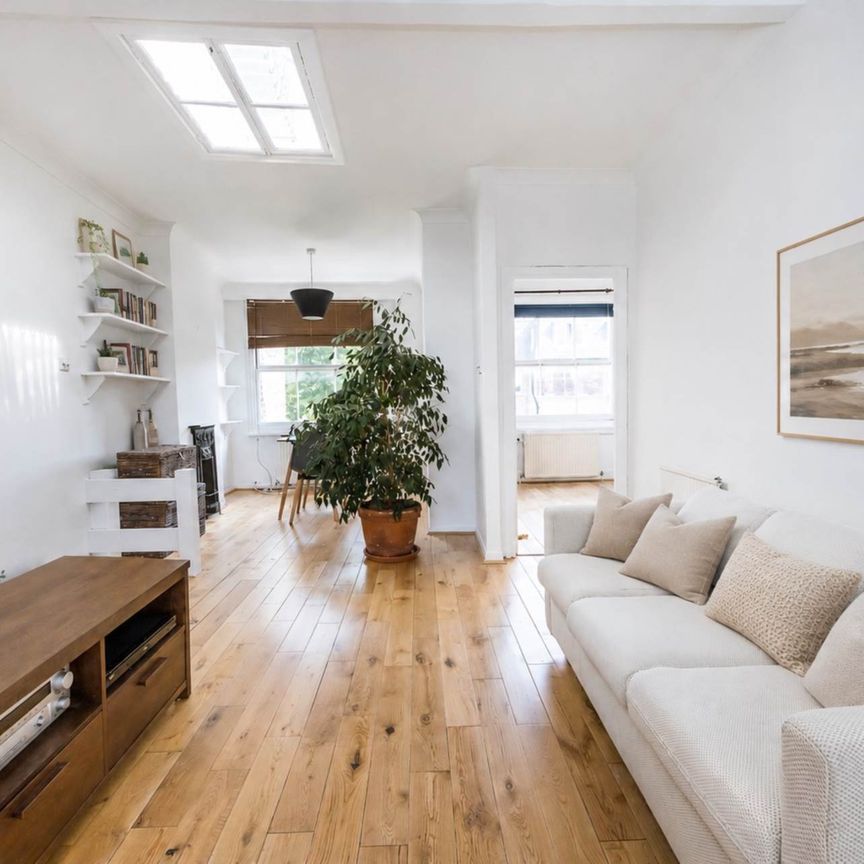 Price £3,000 pcm - Available Now - Furnished - Photo 1