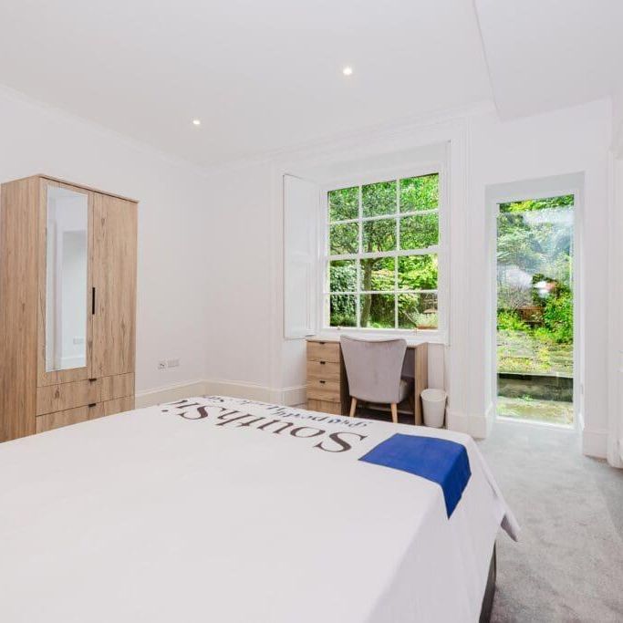 5 bedroom flat to rent - Photo 1