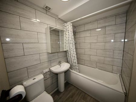 Stirling Street 4 (1/M ) ( C ), DD3 6PH, Dundee - Photo 4