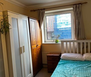 Room in a Shared Flat, Wimbledon London, SW19 - Photo 2