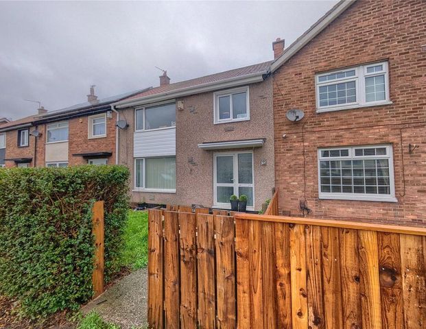 3 bedroom end of terrace house to rent - Photo 1