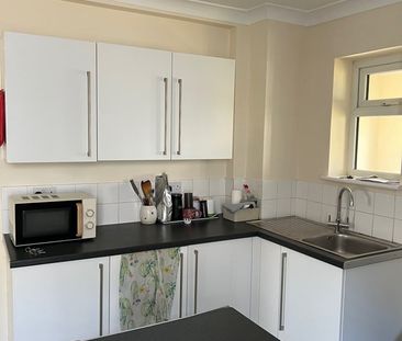 3 Bed Maisonette, Bear Road, BN2 - Photo 4
