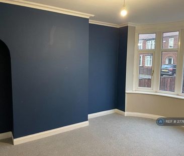 3 bedroom semi-detached house to rent - Photo 2