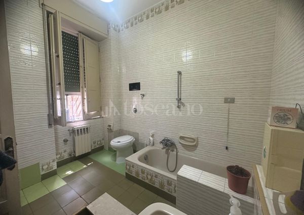 Casa a Messina in Via Cesare Battisti Messina, Battisti - Avignone