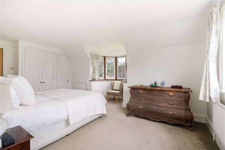 An impressive detached farmhouse situated in a rural position - Photo 4