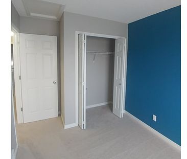 3 Bedroom Duplex For Rent In Paisley W/ Double Garage - Photo 1