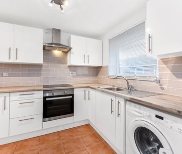2 Bed Flat, Meads Court, E15 - Photo 2