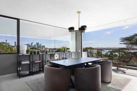 'Cheriton' Luxury Whole-Floor Apartment With Spectacular Views - Photo 4