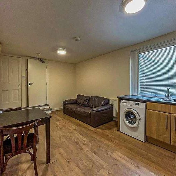 Richmond Road, Roath, CF24 - Photo 1