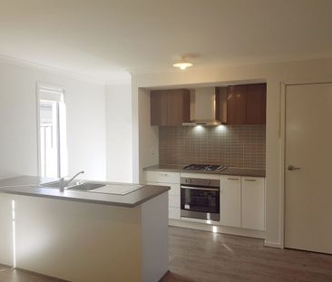 Spacious Four-Bedroom Townhouse Opposite Bells Reserve! - Photo 3