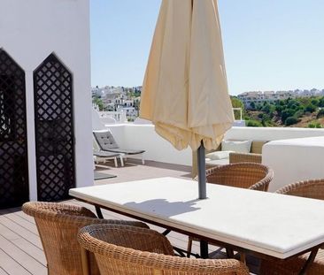 3 bedroom luxury Apartment for rent in Estepona, Spain - Photo 3