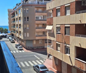 Ref.7394 2 Bedroom Apartment in Torrevieja on the seafront - Photo 4