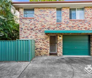 Charming 3-Bedroom Townhouse in Prime Sherwood Location - Photo 4