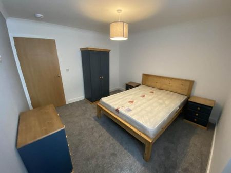 2 bedroom flat to rent - Photo 2