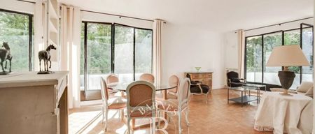 Appartement • Saint James-Delabordère - Photo 2