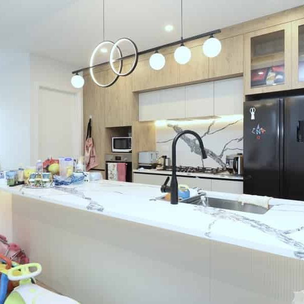 Near-New 5-Bedroom Single-Storey Home with Single Garage - Photo 1