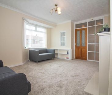 2 Bedroom Flat - Ground Floor - Photo 2