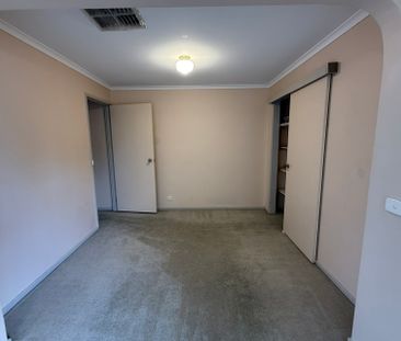 68 Fleetwood Drive, Narre Warren VIC - Photo 1