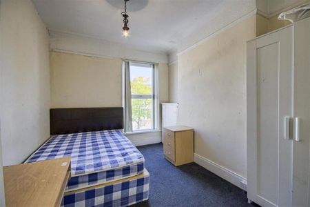 13 Rugby Avenue, Belfast, BT7 1RD - Photo 4