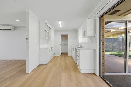 4 Summerland Key, Broadbeach Waters QLD 4218 - House For Rent | Domain - Photo 2