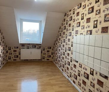 Sofort Bezugsfrei! Charmante 2,5-Zimmer DG-Wohnung in Top-Lage - Photo 3