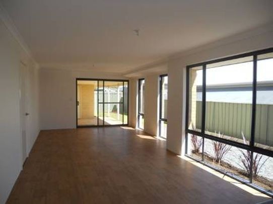 SPACIOUS LIVING - Photo 1