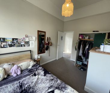 3 Bedrooms, 1 Bathroom - Photo 3