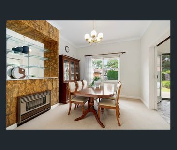 Charming Family Home in Prime Willoughby Location - Photo 2