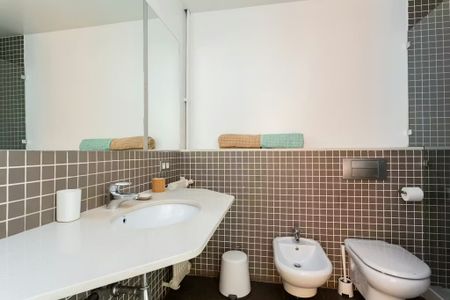 Carrer de Còrsega, Barcelona, Catalonia 08037 - Photo 2