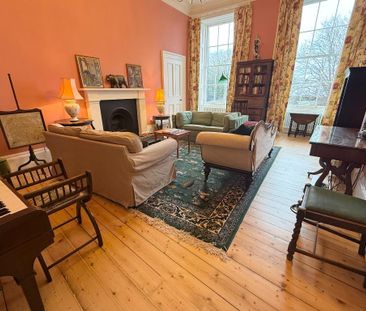 3 bedroom flat to rent - Photo 2