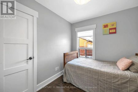 48 BRENDA CRESCENT - Photo 4