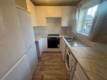 2 bedroom terraced house to rent - Photo 5