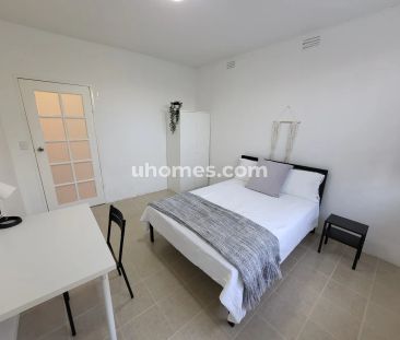 Room 7 #196 - Photo 3