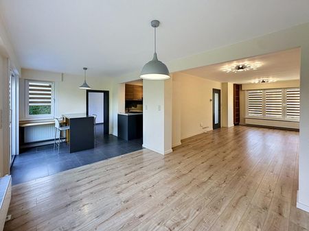 Magnifique Maison 3 Façades Rénovée – Quartier Calme à Zaventem - Photo 2