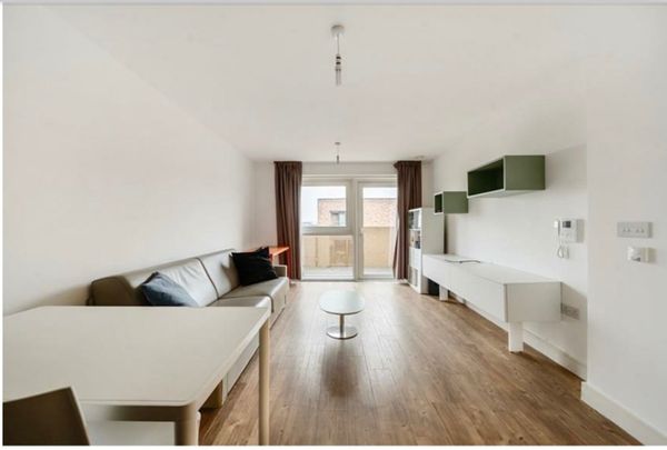 1 Bed Flat, London, SE8 - Photo 1